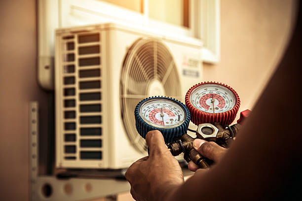 Professional Hvac technician working in Grandview, OH